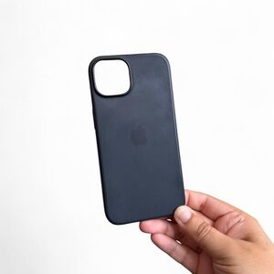 Apple Black Silicone MagSafe iPhone 14 Case